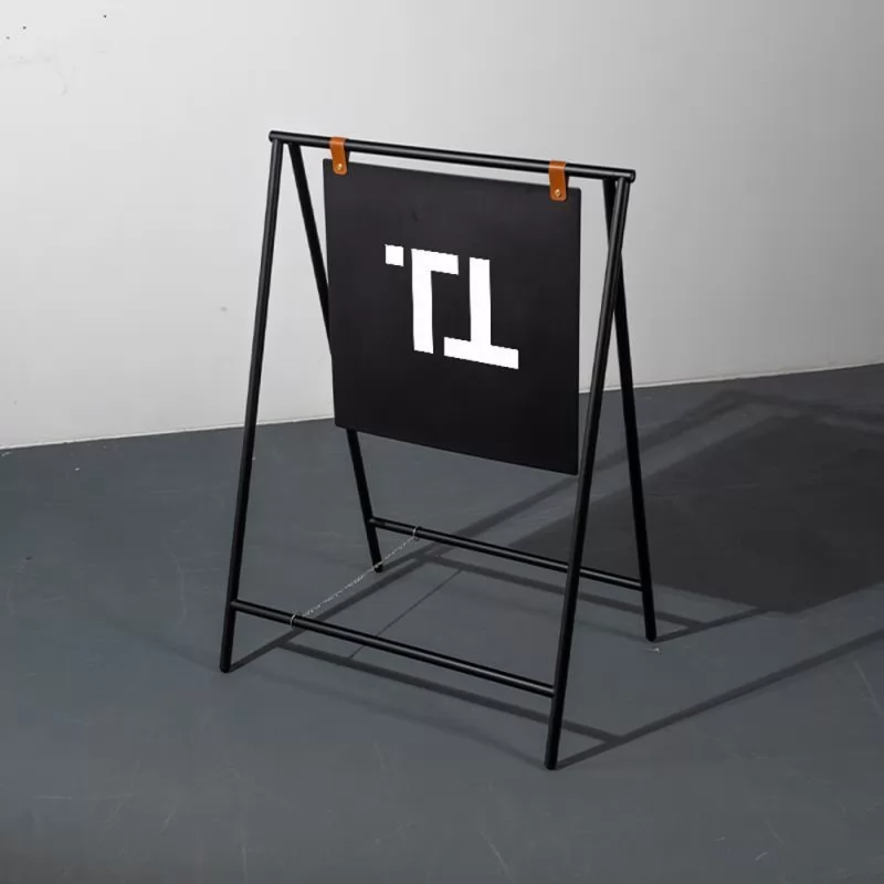 Metalni A - stalak s pločom za natpis Cijena Akcija