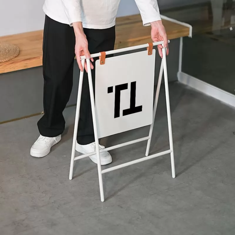 Metalni A - stalak s pločom za natpis Cijena Akcija